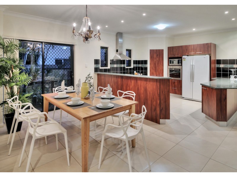 10 Lillydale Place, Calamvale QLD 4116