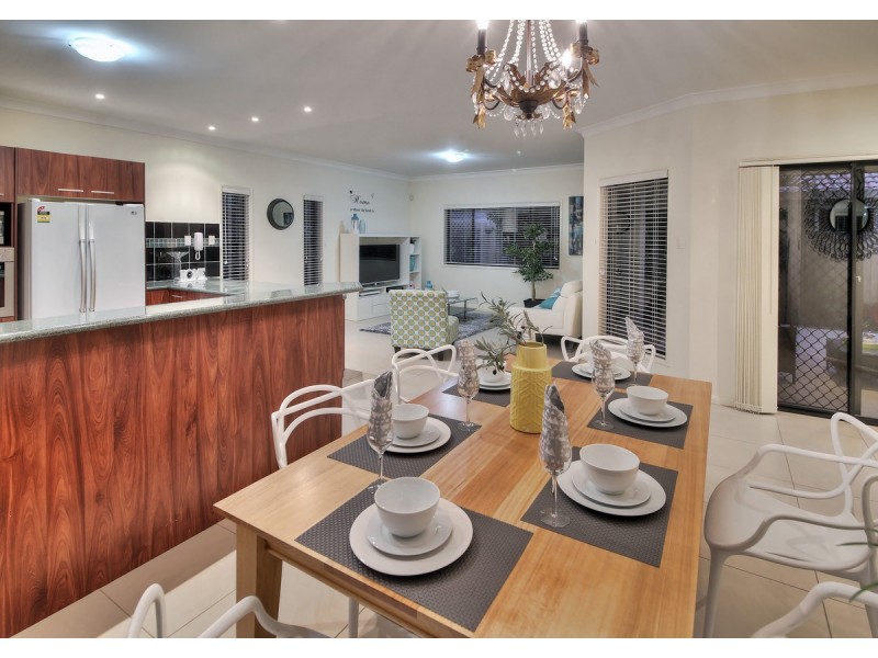 10 Lillydale Place, Calamvale QLD 4116