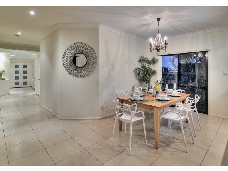 10 Lillydale Place, Calamvale QLD 4116