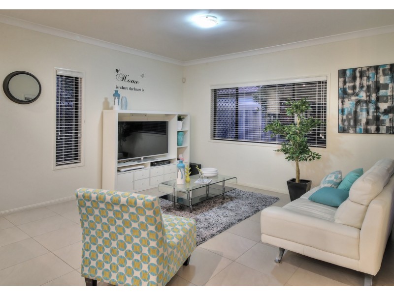 10 Lillydale Place, Calamvale QLD 4116