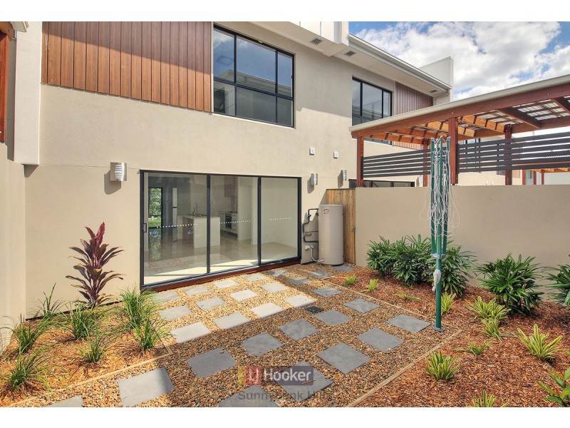 819 Creek Road, Carindale QLD 4152