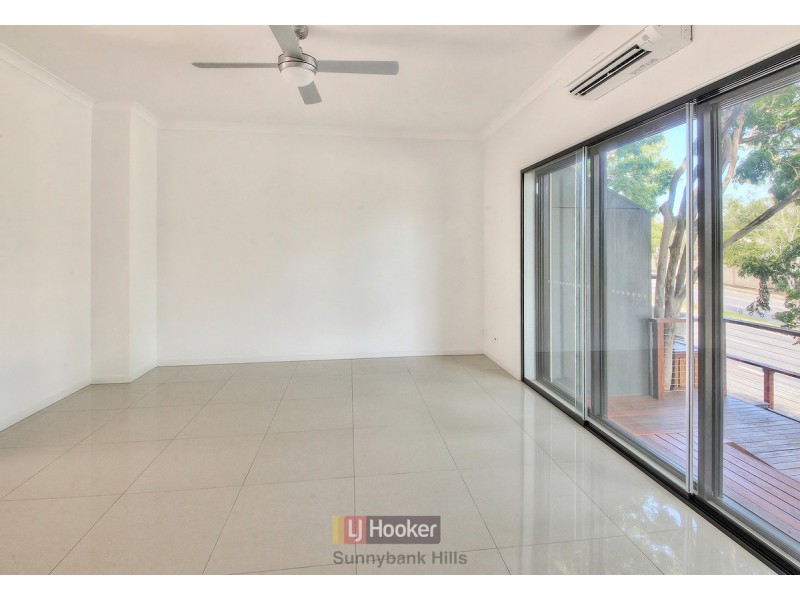 819 Creek Road, Carindale QLD 4152