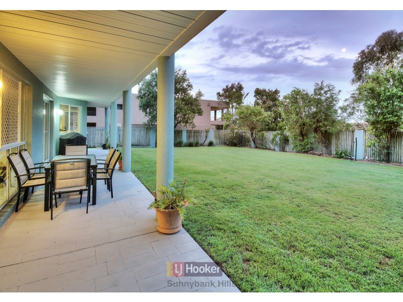 2 Poinciana Crescent, Stretton QLD 4116