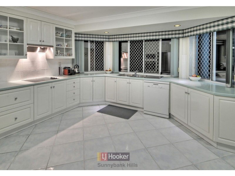 2 Poinciana Crescent, Stretton QLD 4116