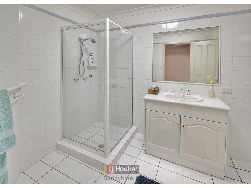 2 Poinciana Crescent, Stretton QLD 4116