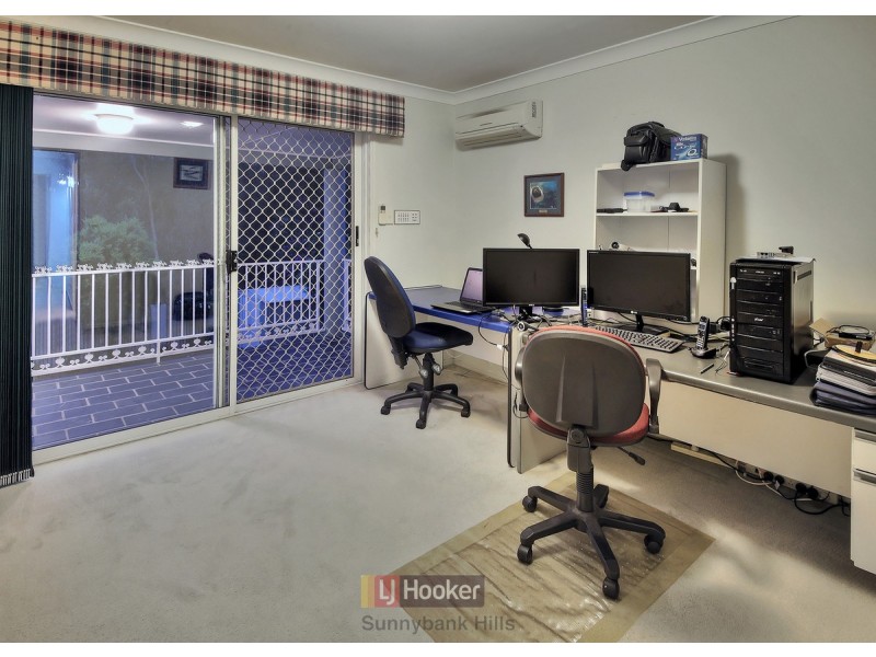2 Poinciana Crescent, Stretton QLD 4116