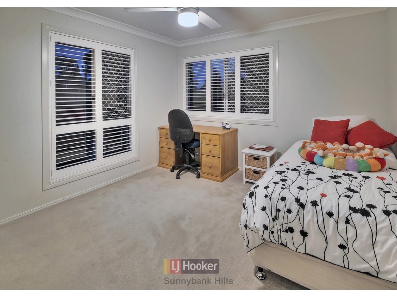 2 Poinciana Crescent, Stretton QLD 4116