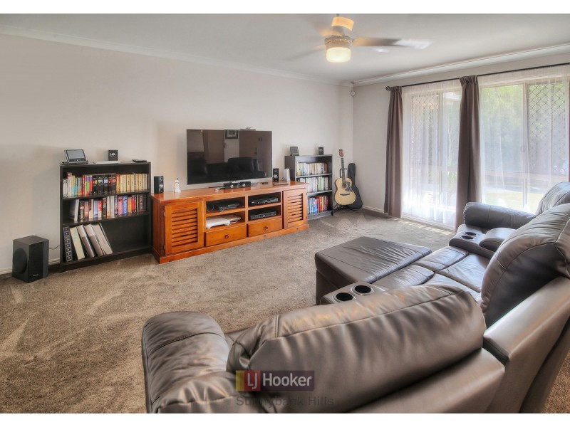 9 Innes Close, Parkinson QLD 4115