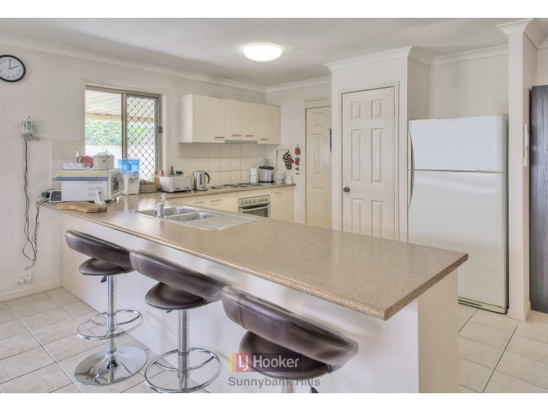 9 Innes Close, Parkinson QLD 4115