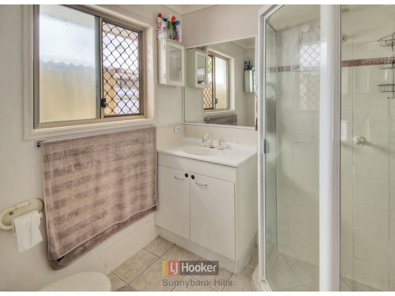 9 Innes Close, Parkinson QLD 4115