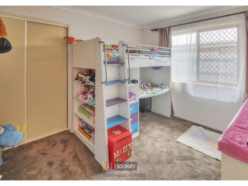 9 Innes Close, Parkinson QLD 4115