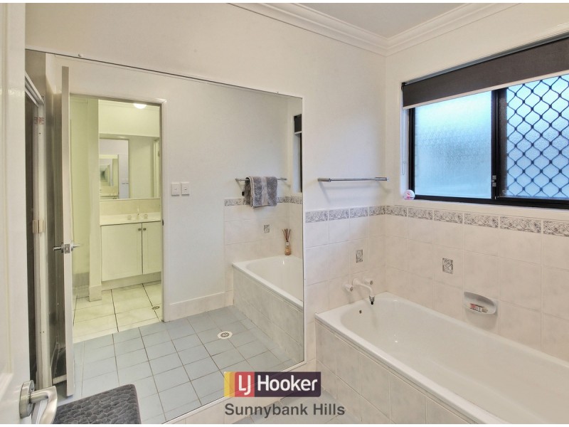 76 Golden Avenue, Calamvale QLD 4116