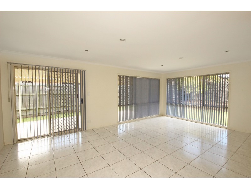 37 The Parkway, Stretton QLD 4116