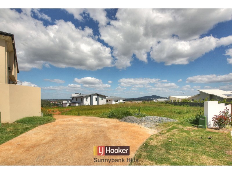 82 Ridgeview Street, Carindale QLD 4152