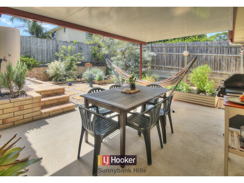 4 Cricket Street, Coopers Plains QLD 4108