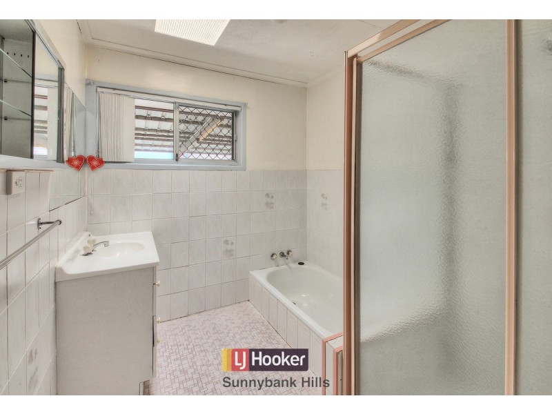 43 Pinelands Road, Sunnybank Hills QLD 4109