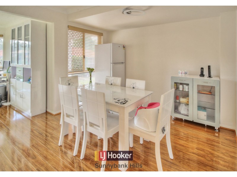 27 Karajini Crescent, Parkinson QLD 4115