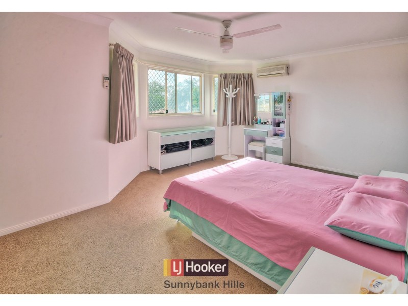 27 Karajini Crescent, Parkinson QLD 4115