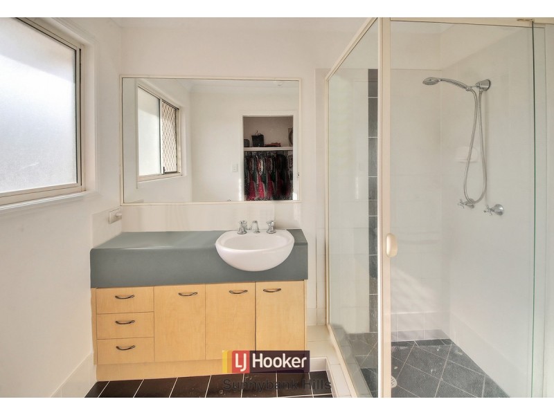 27 Karajini Crescent, Parkinson QLD 4115