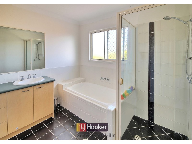 27 Karajini Crescent, Parkinson QLD 4115