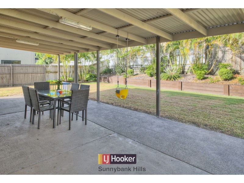 27 Karajini Crescent, Parkinson QLD 4115