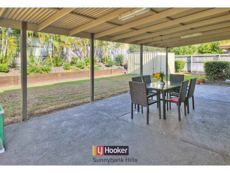 27 Karajini Crescent, Parkinson QLD 4115