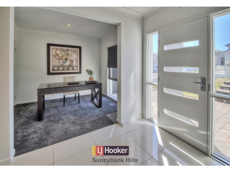 9 Golden Place, Robertson QLD 4109