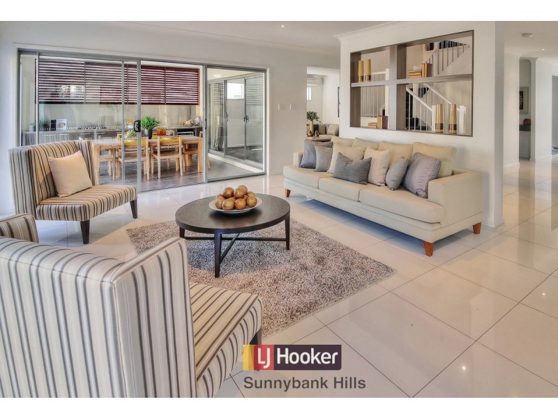 9 Golden Place, Robertson QLD 4109