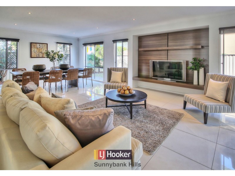 9 Golden Place, Robertson QLD 4109