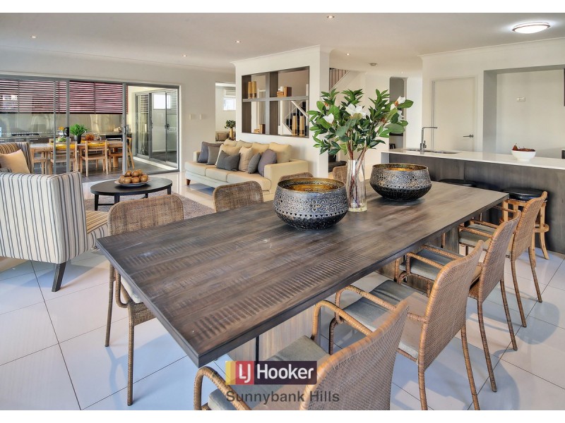 9 Golden Place, Robertson QLD 4109