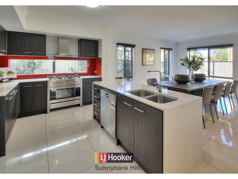 9 Golden Place, Robertson QLD 4109