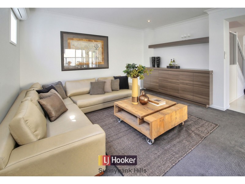 9 Golden Place, Robertson QLD 4109