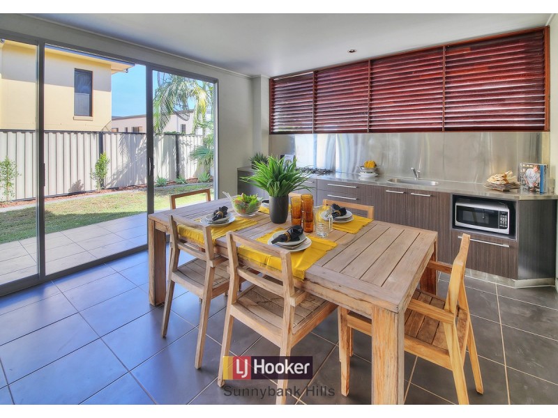 9 Golden Place, Robertson QLD 4109