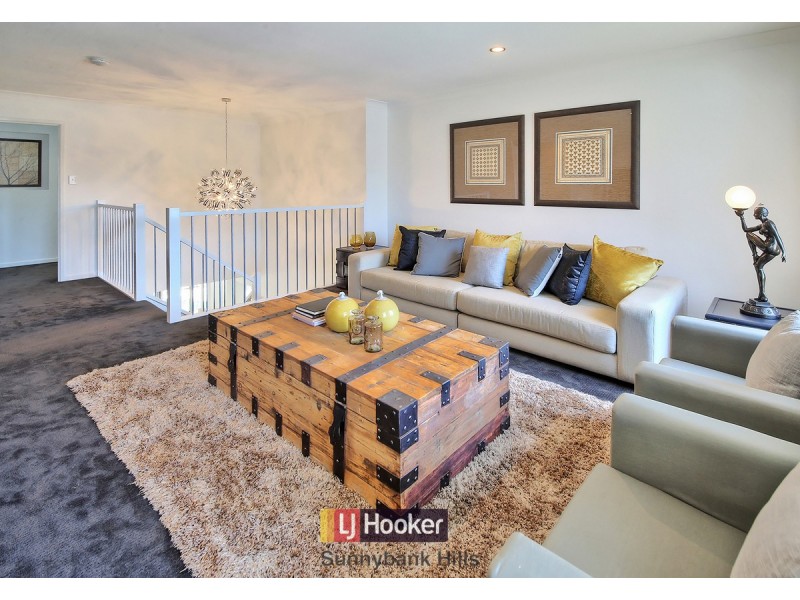 9 Golden Place, Robertson QLD 4109