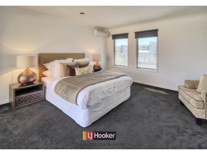 9 Golden Place, Robertson QLD 4109