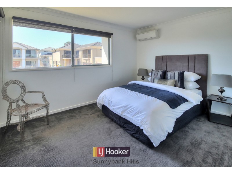 9 Golden Place, Robertson QLD 4109