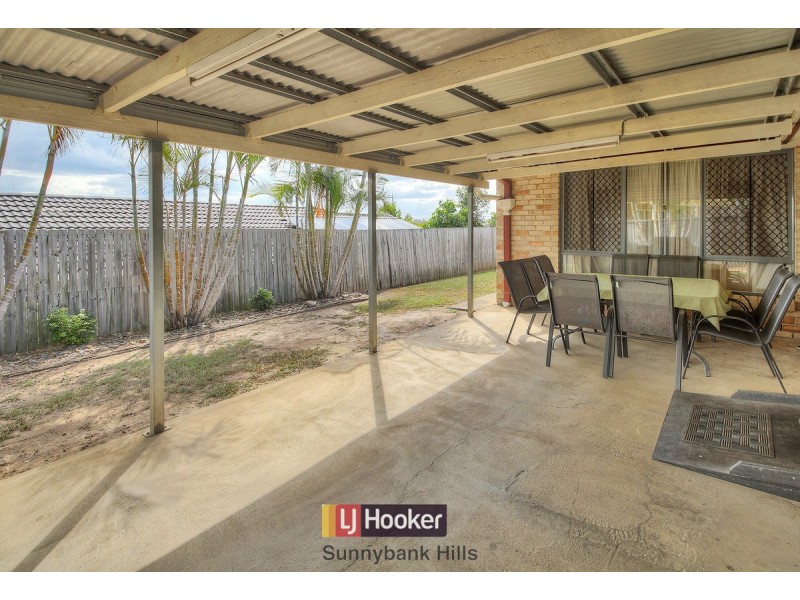 8 Cinear Court, Regents Park QLD 4118