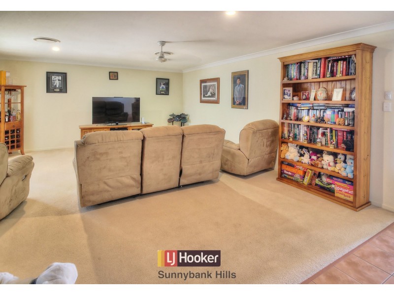 8 Cinear Court, Regents Park QLD 4118