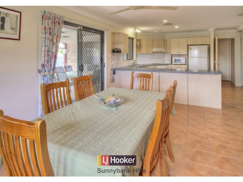 8 Cinear Court, Regents Park QLD 4118