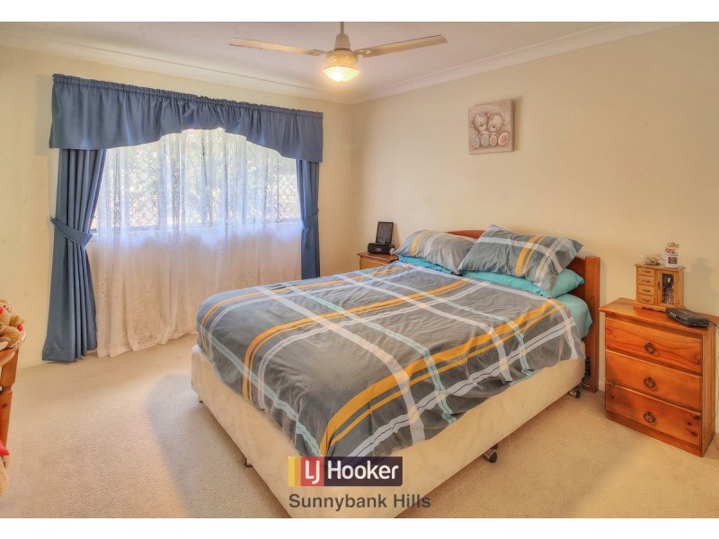 8 Cinear Court, Regents Park QLD 4118