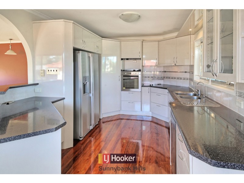 18 Holder Street, Wishart QLD 4122