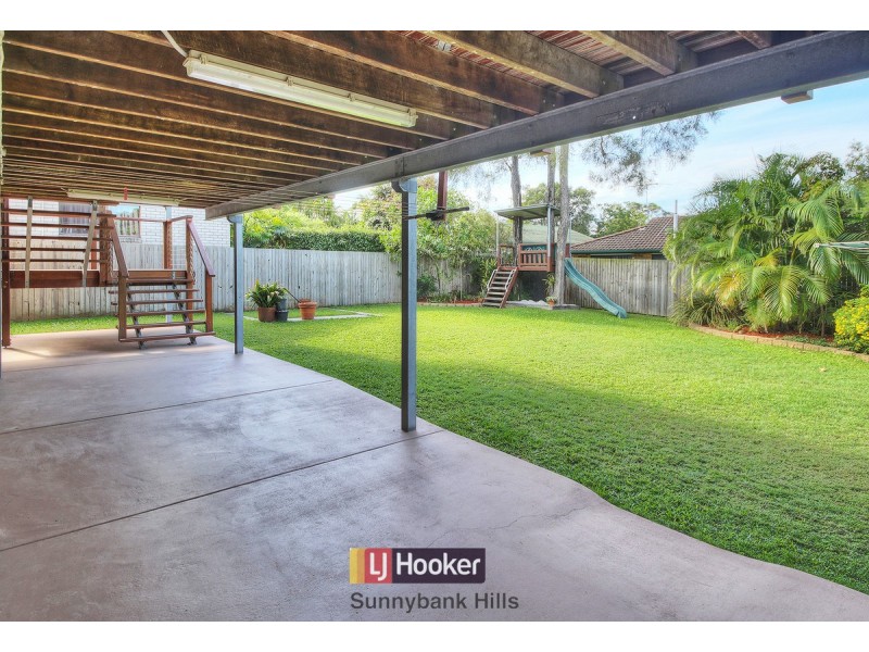 18 Holder Street, Wishart QLD 4122