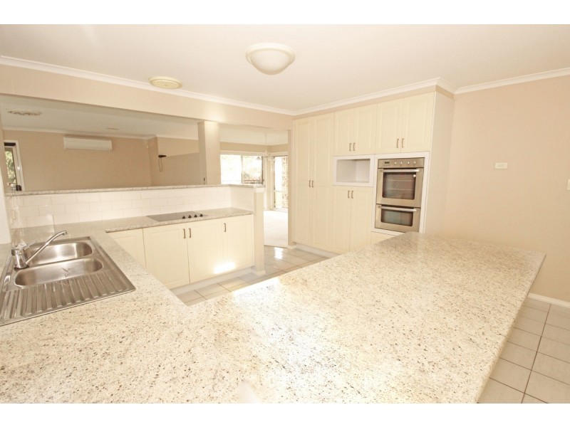 22 Hatherton Crescent, Carindale QLD 4152