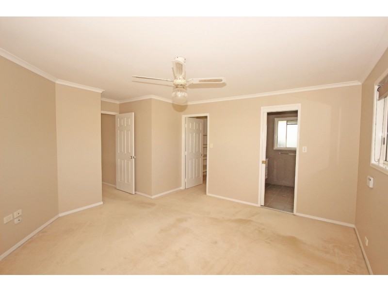 22 Hatherton Crescent, Carindale QLD 4152