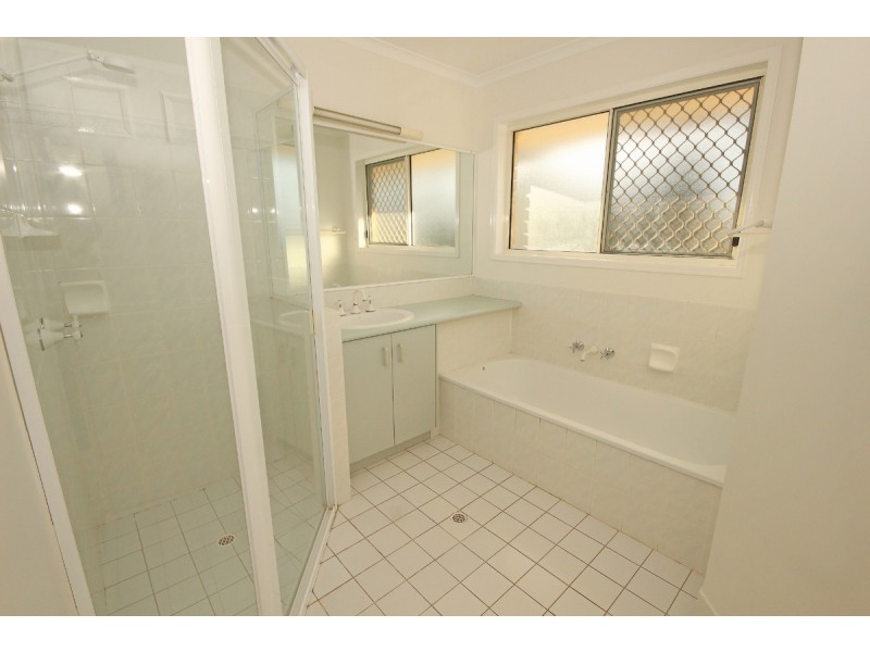 22 Hatherton Crescent, Carindale QLD 4152