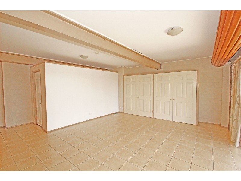 2 Boorala Crescent, Eight Mile Plains QLD 4113