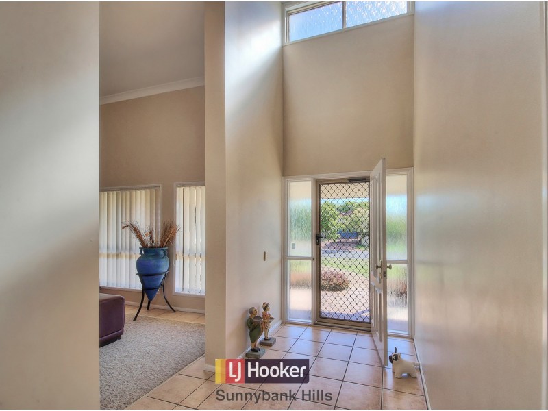 8 Albert Place, Parkinson QLD 4115