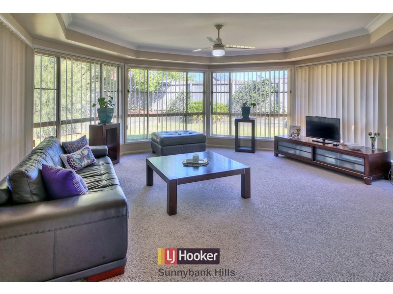 8 Albert Place, Parkinson QLD 4115