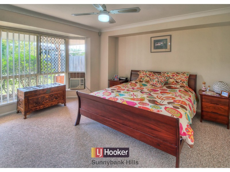 8 Albert Place, Parkinson QLD 4115