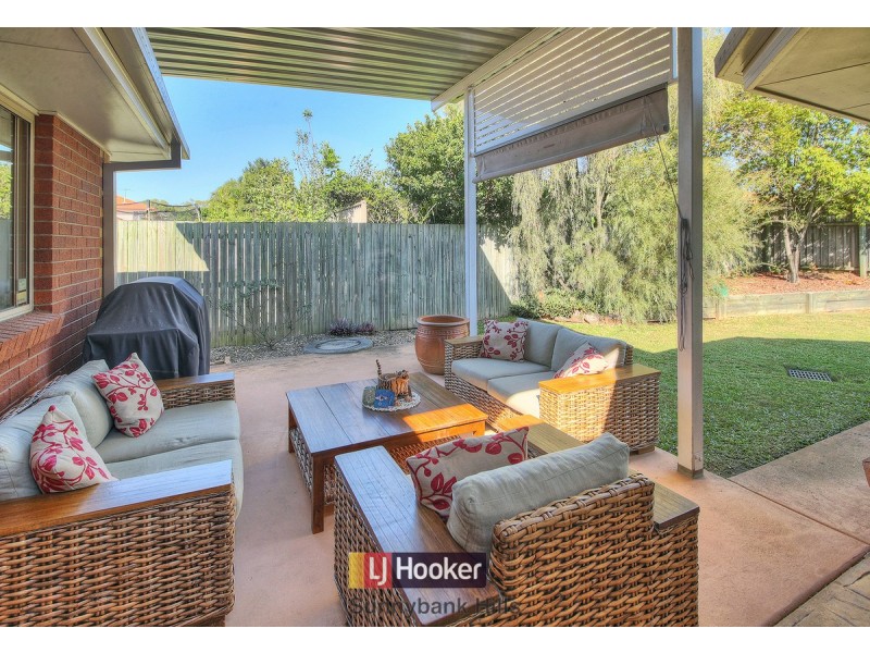 8 Albert Place, Parkinson QLD 4115